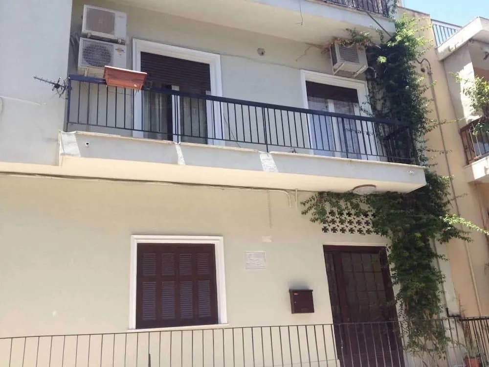 Spacious Apartment in Athens - photo 1