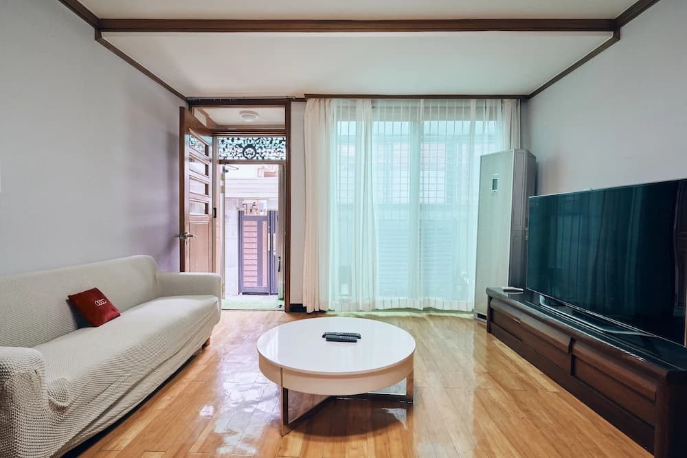MYEONGDONG 100SQ3BDR FULL Villa - photo 4