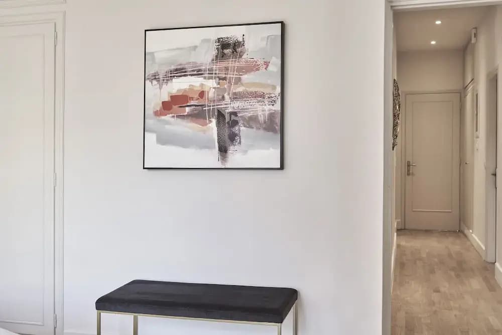Chic n Bright 3 Bd Apt with Hilton View - photo 14