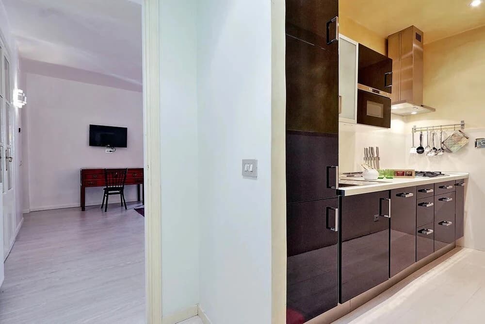 Spanish Steps Charming Apartment - photo 12