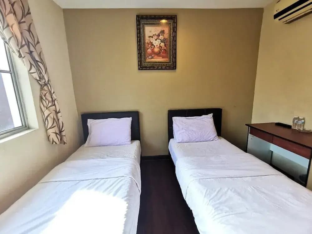 98 Hotel - photo 3
