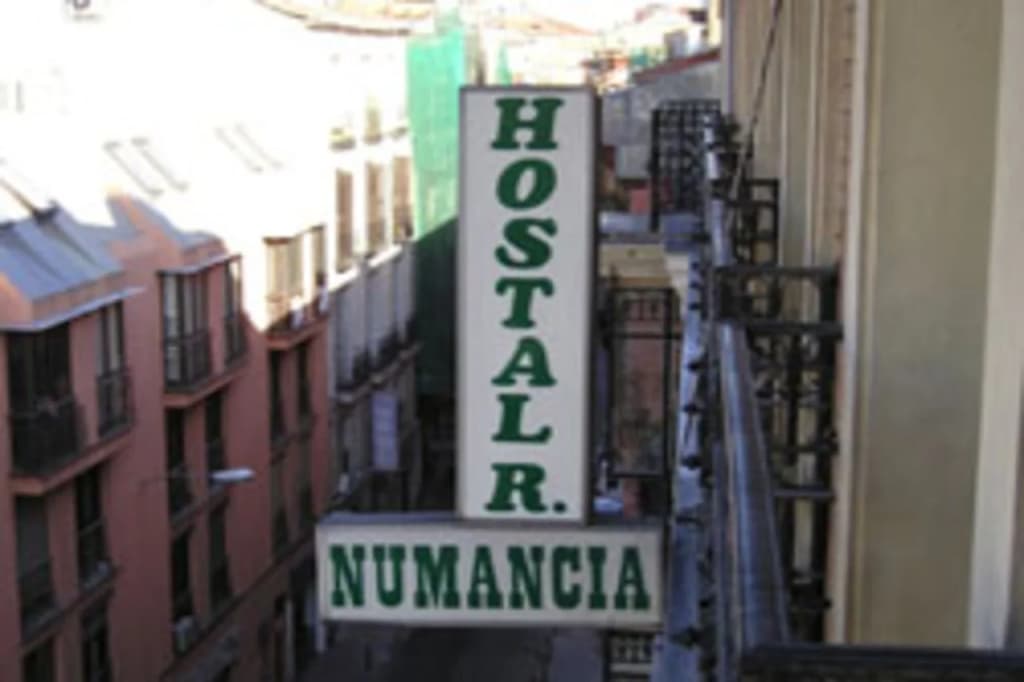 Hostal Numancia - photo 4