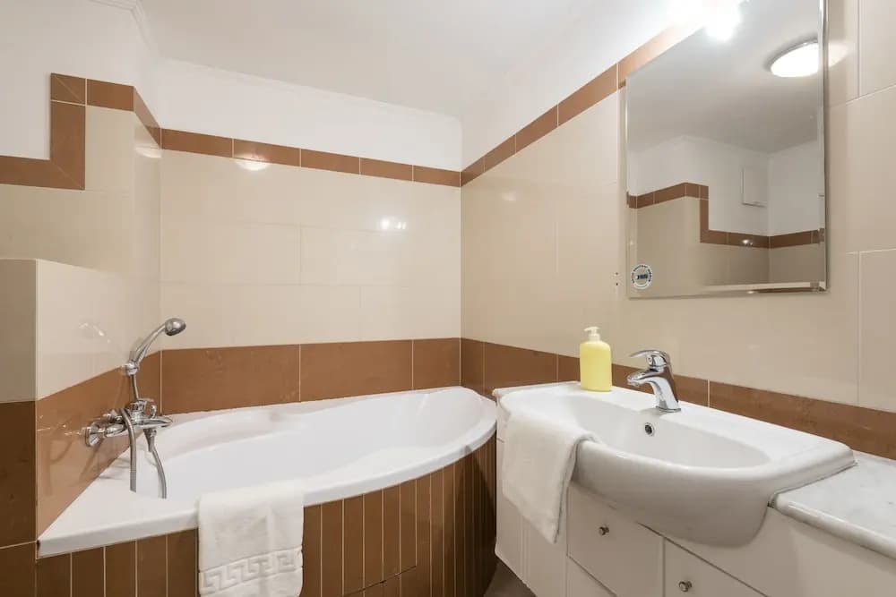 Hybernska Apartments - photo 9
