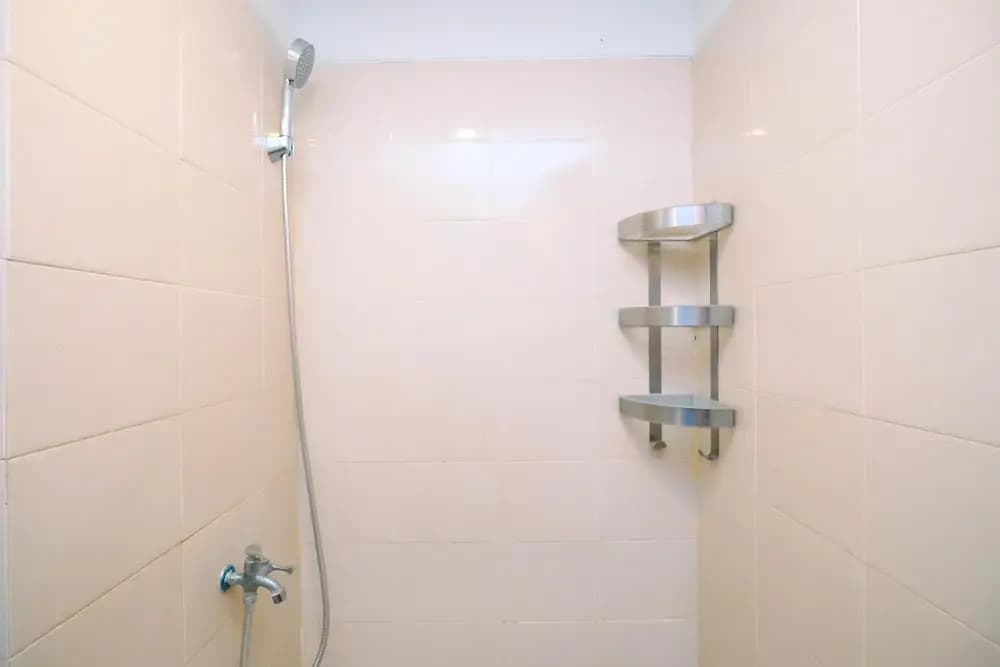 Comfort And Homey 2Br At Titanium Square Apartment - photo 6