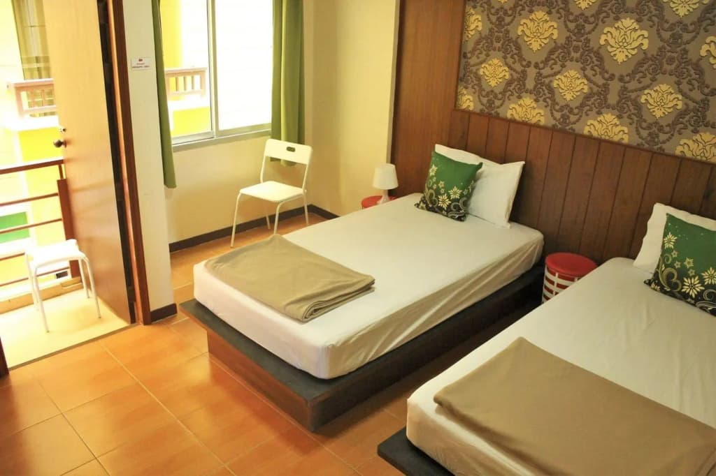 Phuket IYH Express Hostel - photo 4