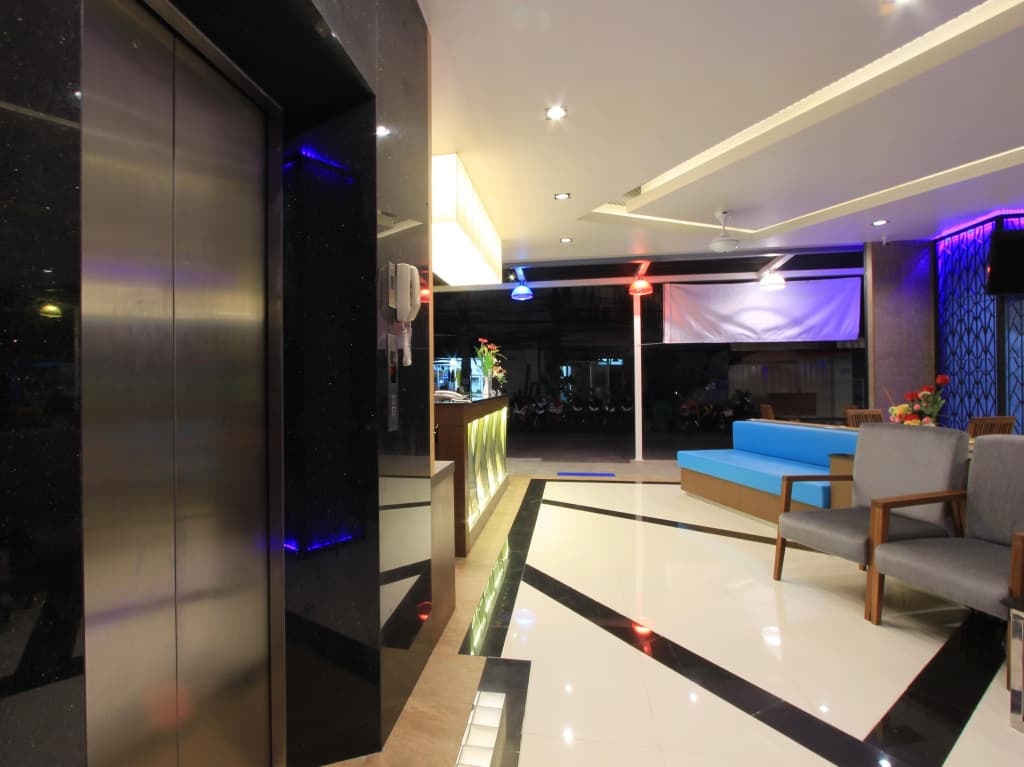 The Crystal Beach Hotel - photo 2