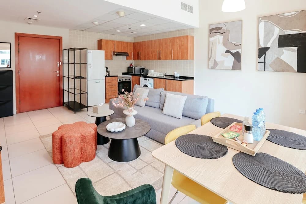 Elegant 1BD with Stunning Views - photo 11