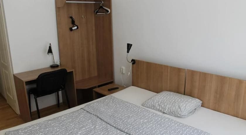 Capital Guesthouse Budapest - photo 4