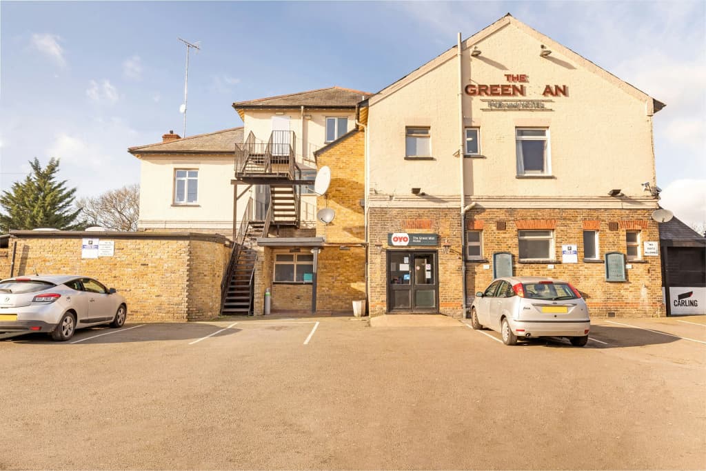 OYO The Green Man Pub and Hotel - photo 20