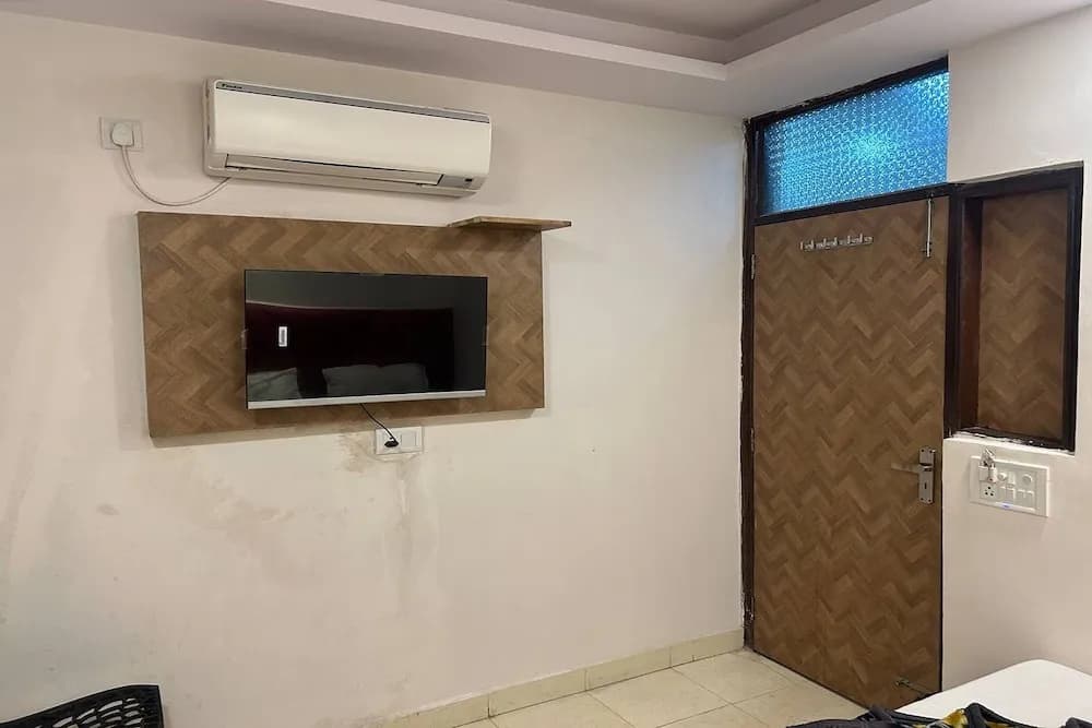 Shree Lodge Near New Delhi Railway Station, Paharganj - photo 6