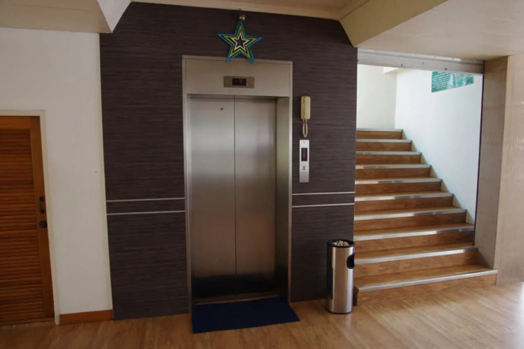Charming Inn Hotel - photo 6