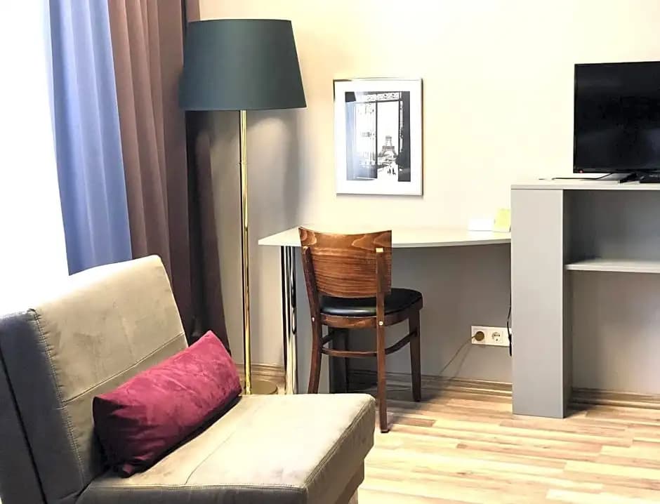 Arena Inn - photo 4