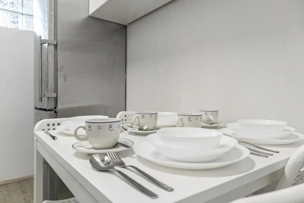 Cozy Room Shared Apt Millennium Tower - photo 39
