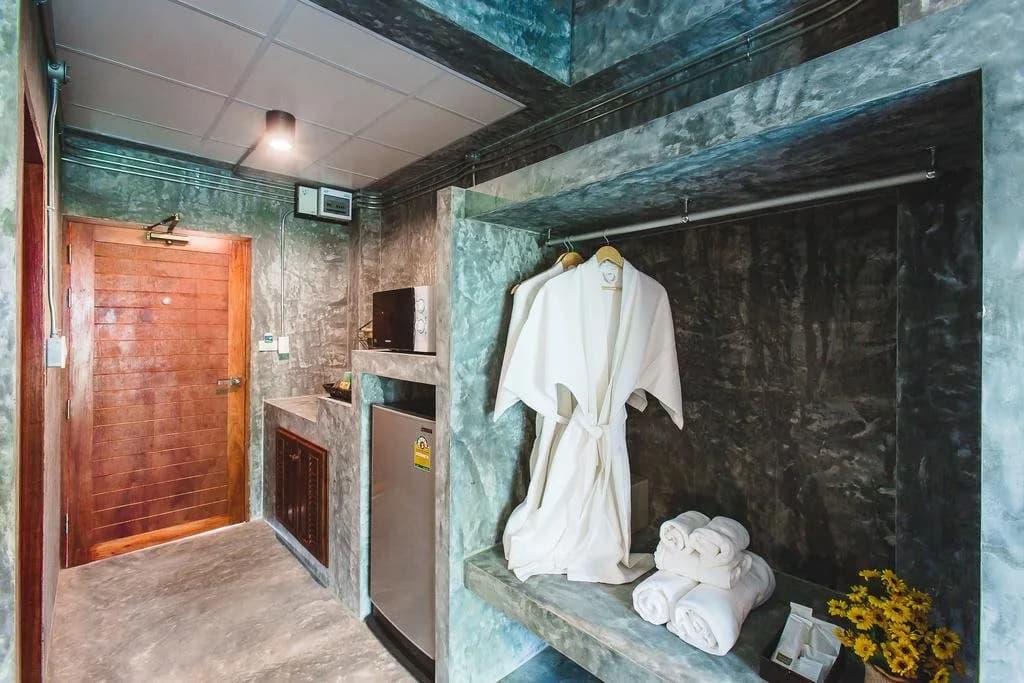 stucco loft residency - photo 6