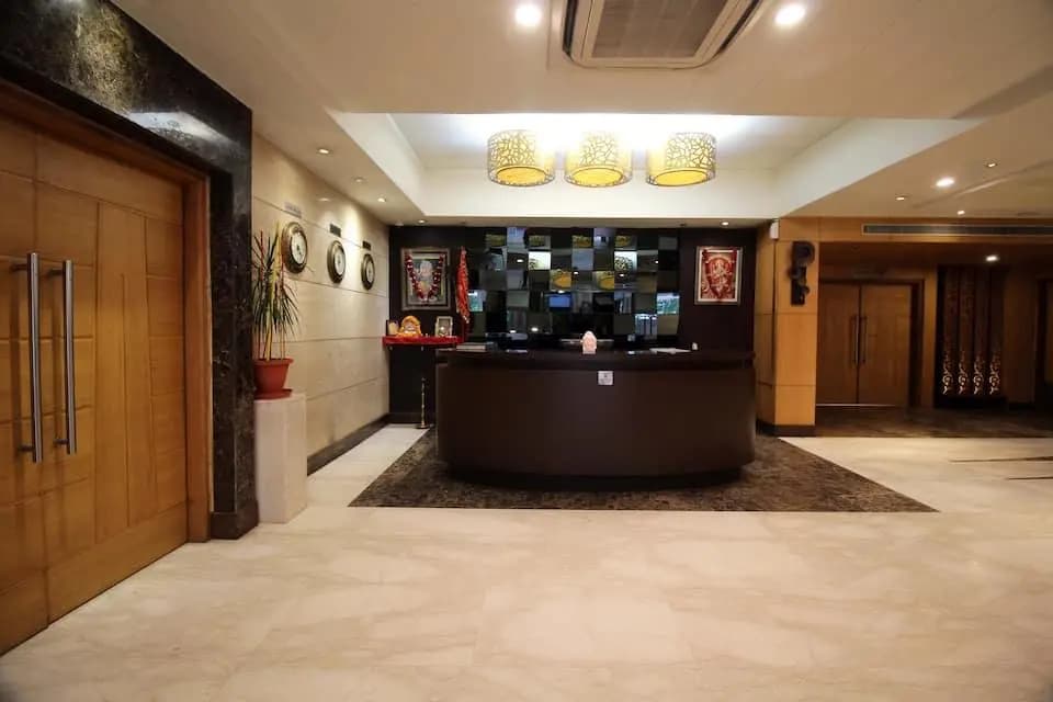Sam Surya Hotel - photo 5