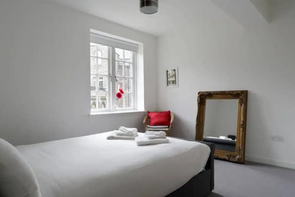 Spacious 2 Bedroom Loft In Converted School - photo 5