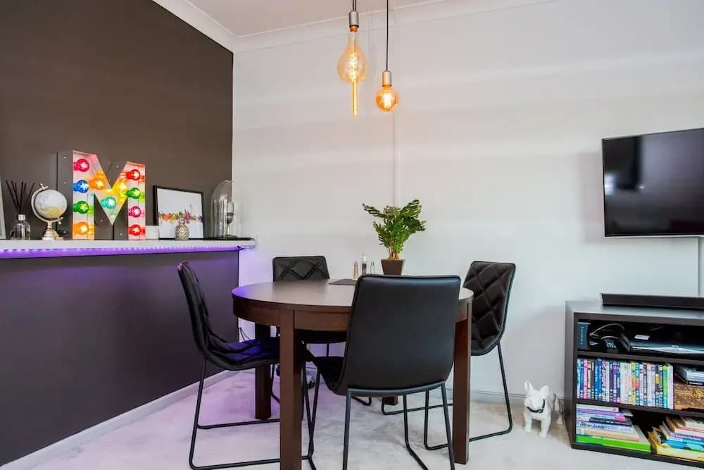 Quirky Urban Flat with Impressive Panoramic Views - photo 13