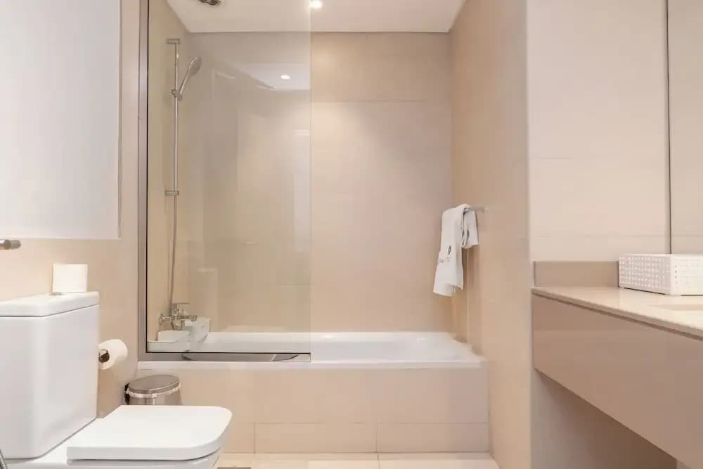 Bloomfields Luxurious 2Br Water Edge - photo 7