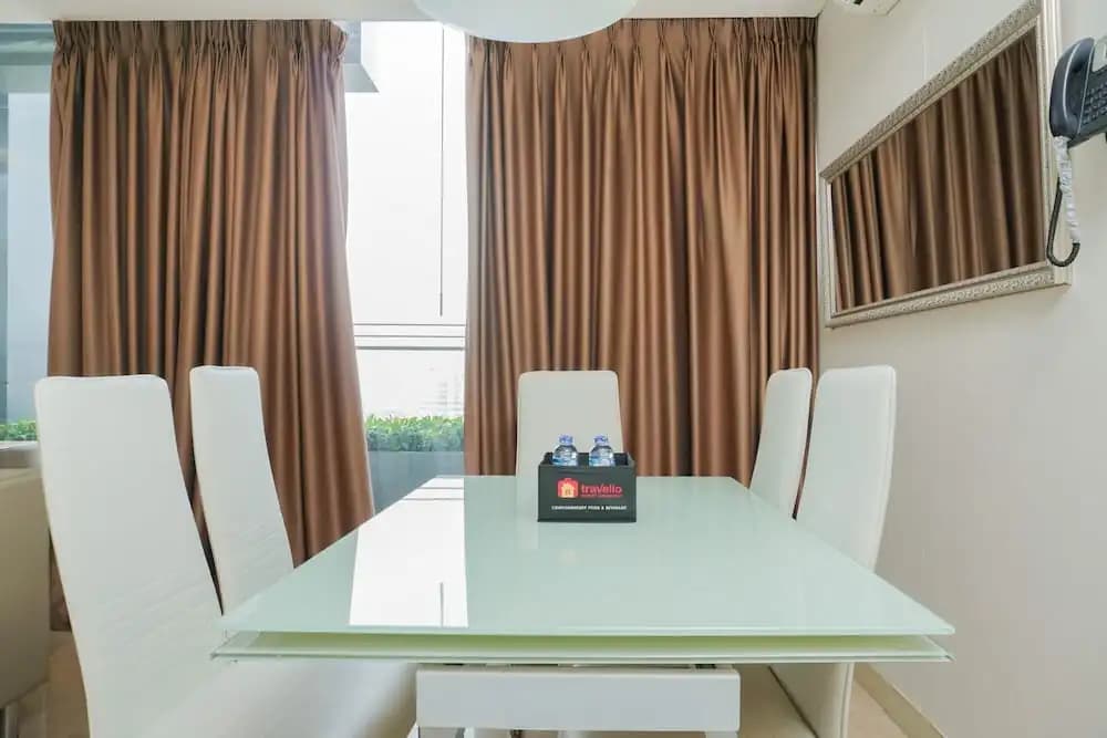 Big And Cozy 4br at L'Avenue Apartment - photo 10
