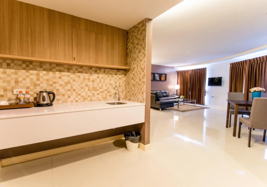 Beyond Suite Hotel - photo 29