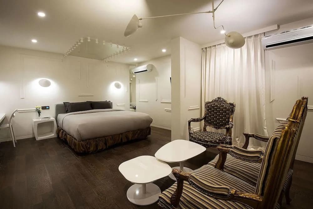Nineth Hotel - photo 4