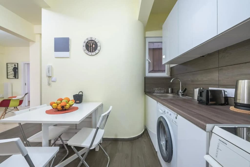 Superb Acropolis view 3bd apt in historical center - photo 19