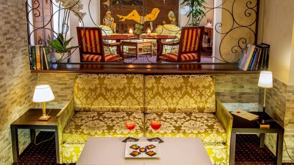 Hotel Oxford - photo 13