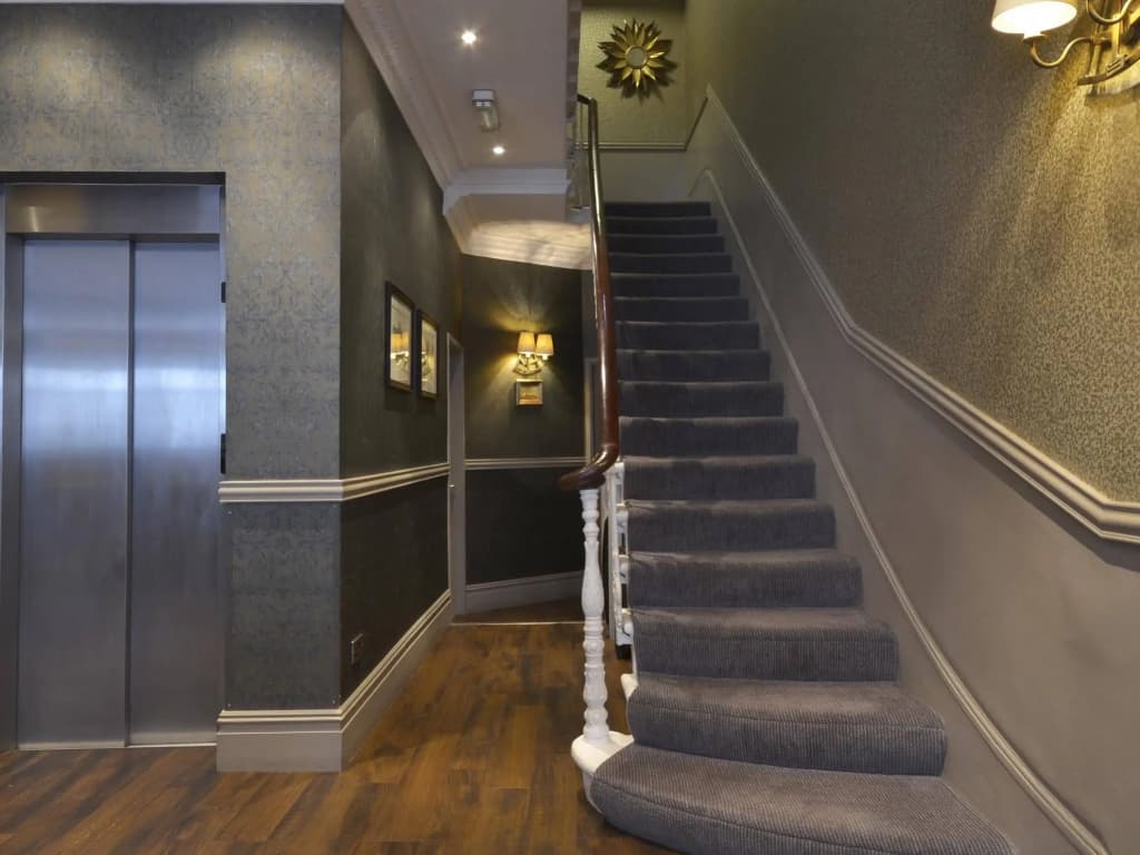 The Princes Square Hotel - photo 12