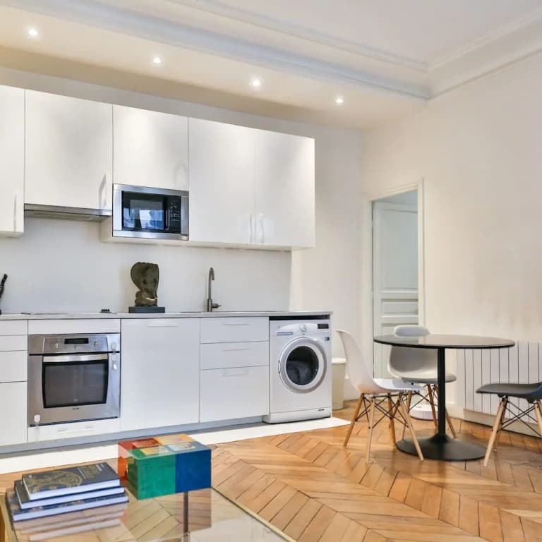 Secret Villiers I Stylish 2 Bed Apt in Villiers - photo 5