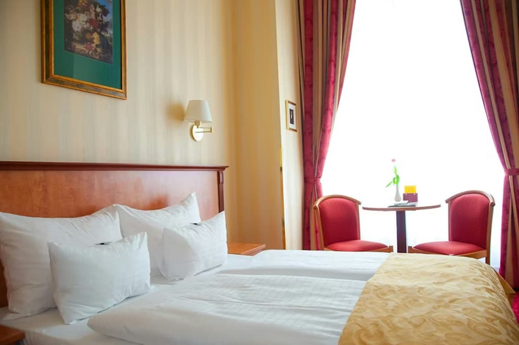 Opera Suites - Self Check-in - photo 18