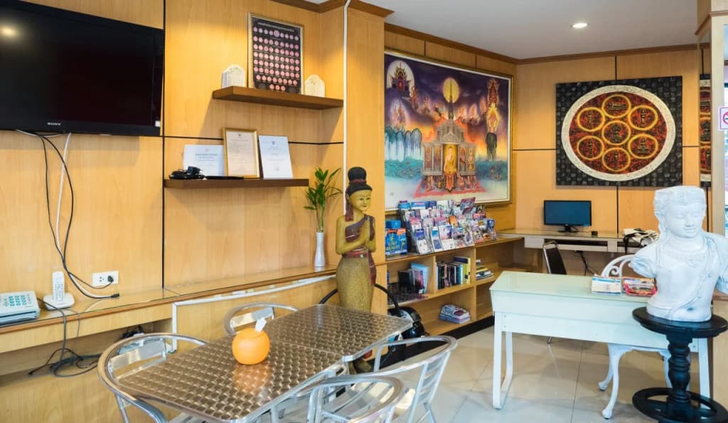 Beehive Magenta Patong Hostel - photo 2