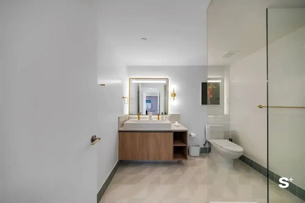 City Luxe Retreat Modern 2-BR - photo 4