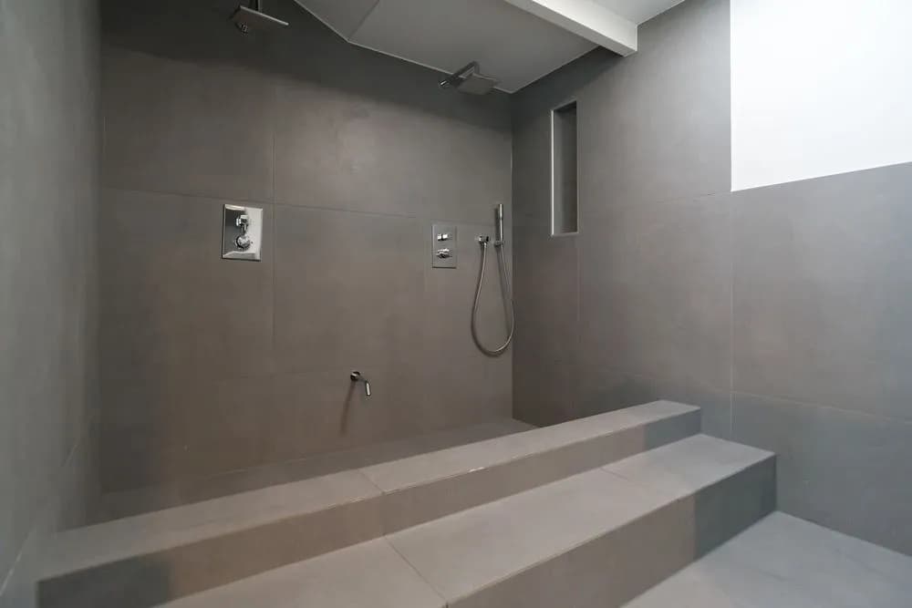 Ruby van Gogh Apartments - photo 16