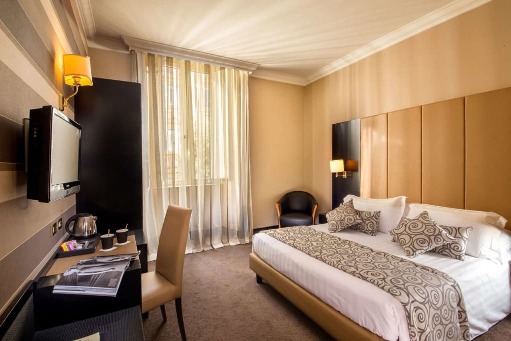 Savoy Hotel - photo 10