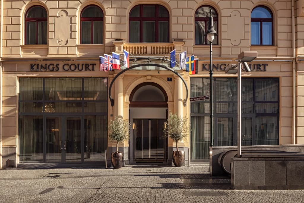 Hotel Kings Court - photo 1