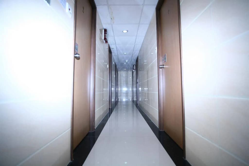 H.K Commercial Inn - photo 4