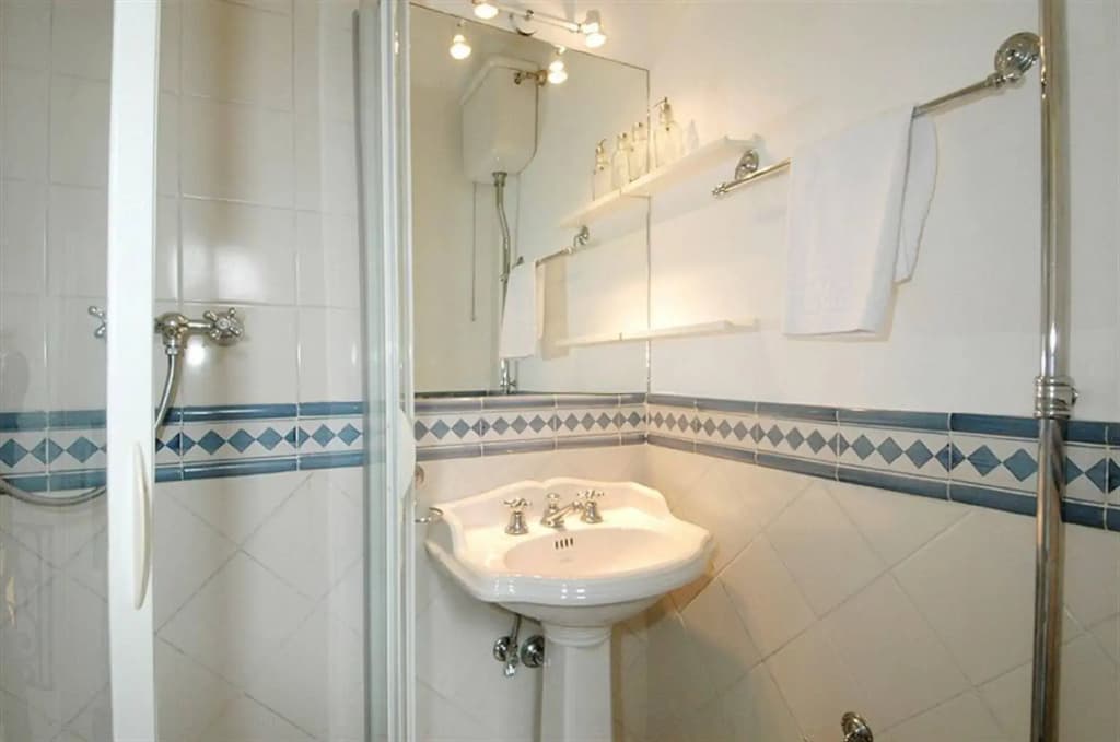 Mithouard Apartment - photo 10