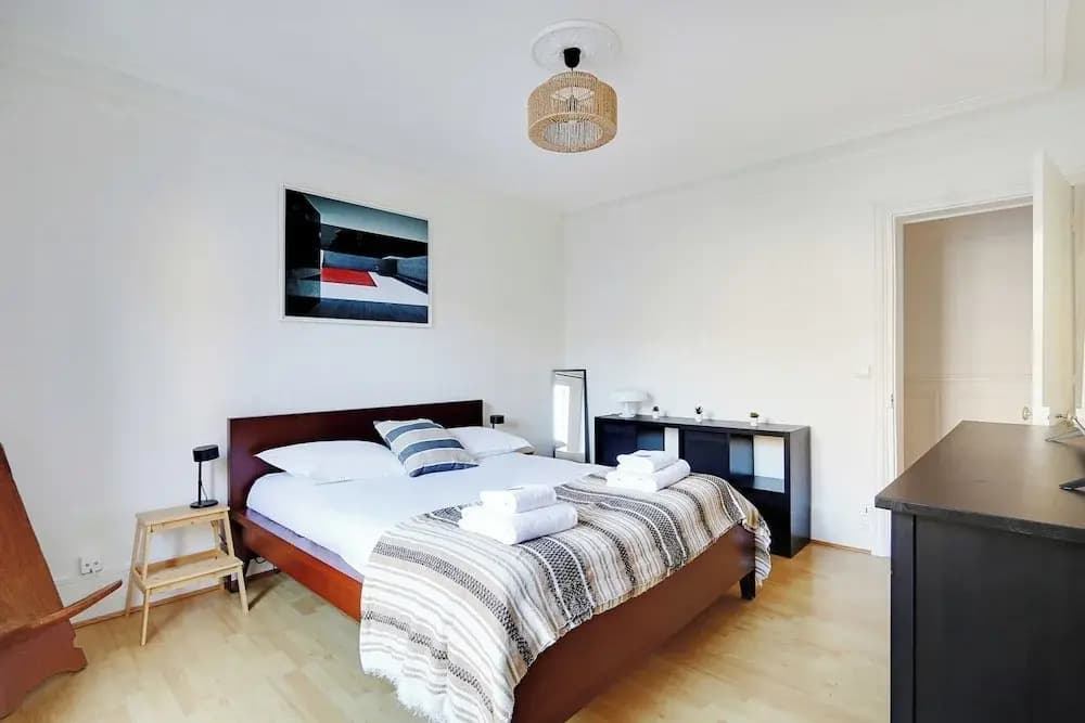 Experience the Parisian Lifestyle: 2BR Near Porte Maillot - photo 6