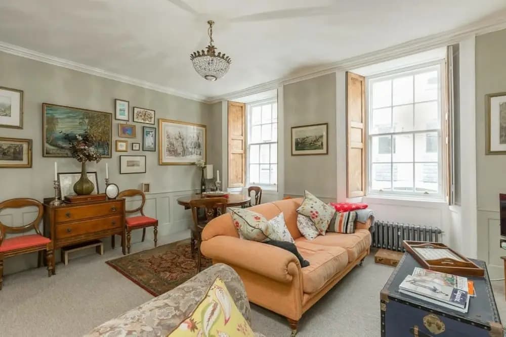 Heart Of Rose Street Quirky Antique Apartment - photo 9