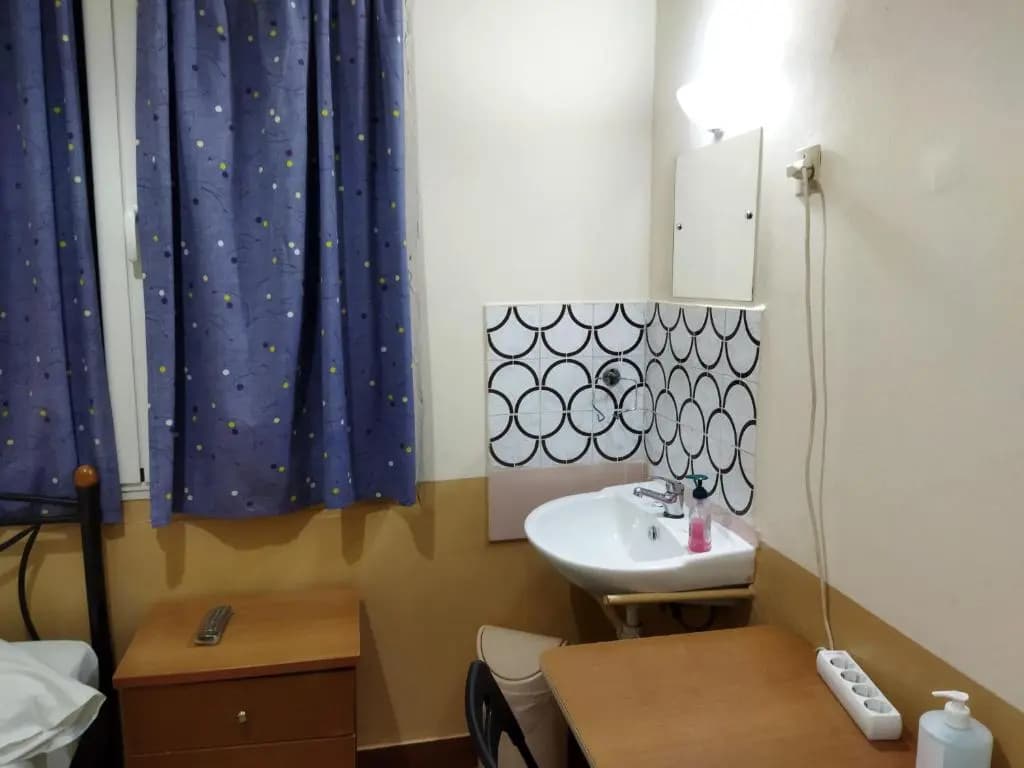 San Remo Hostel - photo 7