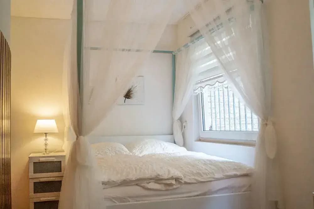 Timeless 2BR Near Downtown - photo 8