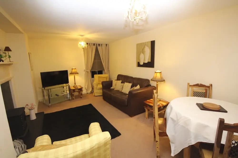 Silver Lining - St Patrick Sq Apartment - photo 5