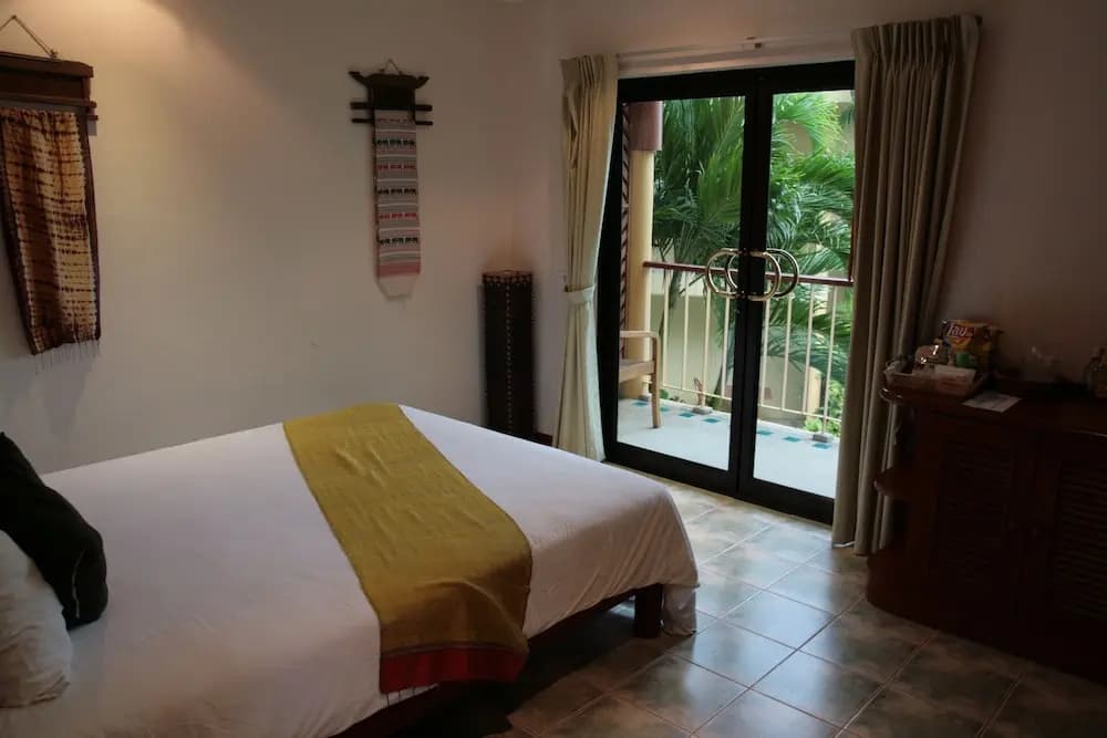 Hilltop Hotel - photo 4