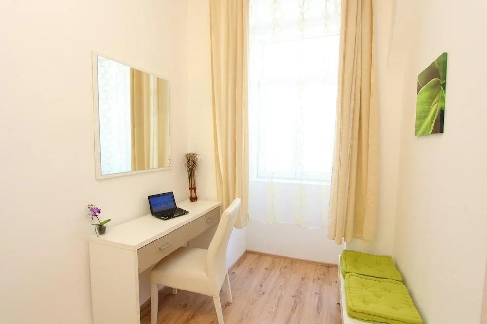 Vienna Star Apartments Czerningasse 22 - photo 3