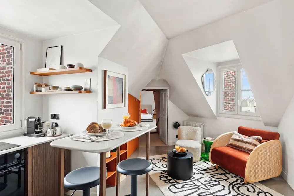Stylish 1BR Parc Monceau Retreat - photo 17