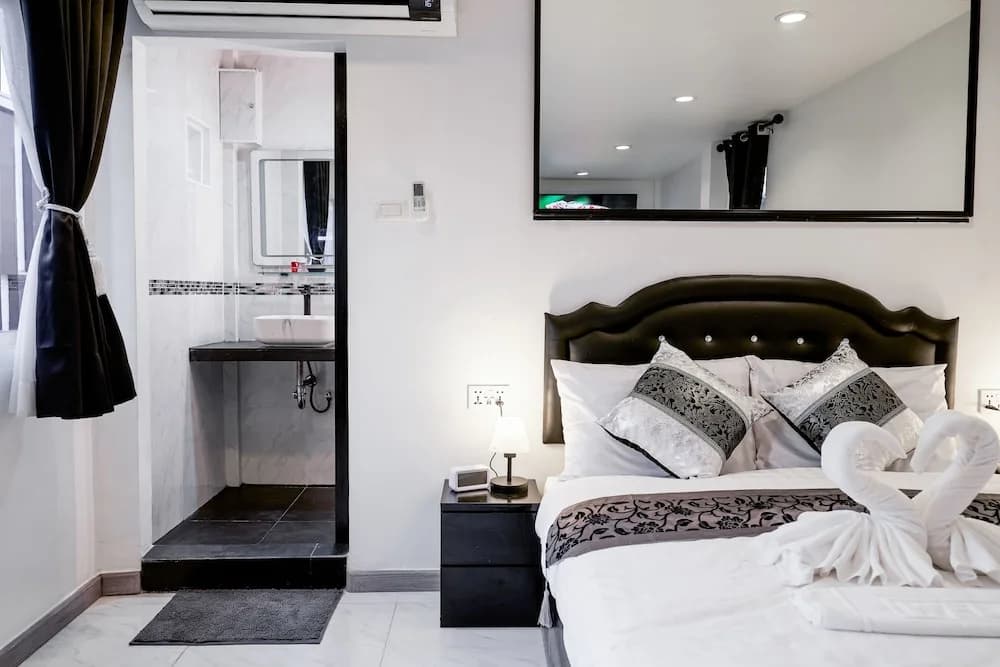 Thonglor Suites Hotel - photo 12