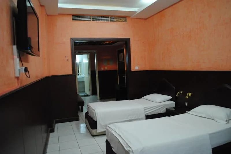 Pacific Hotel Llc - photo 4