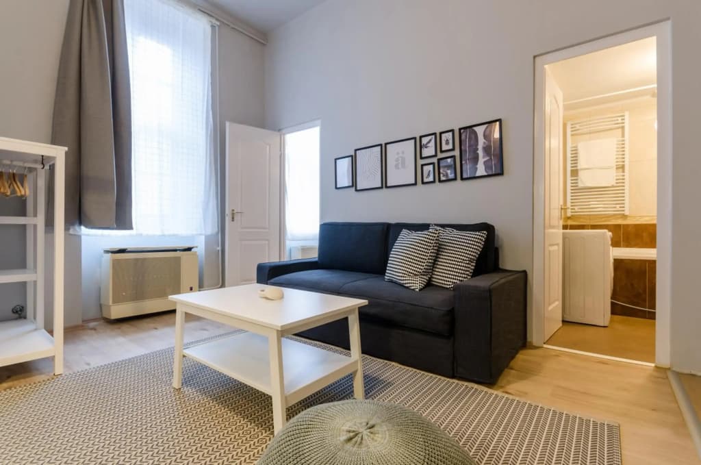 I30 Studio Apartment In Central Location. - photo 14