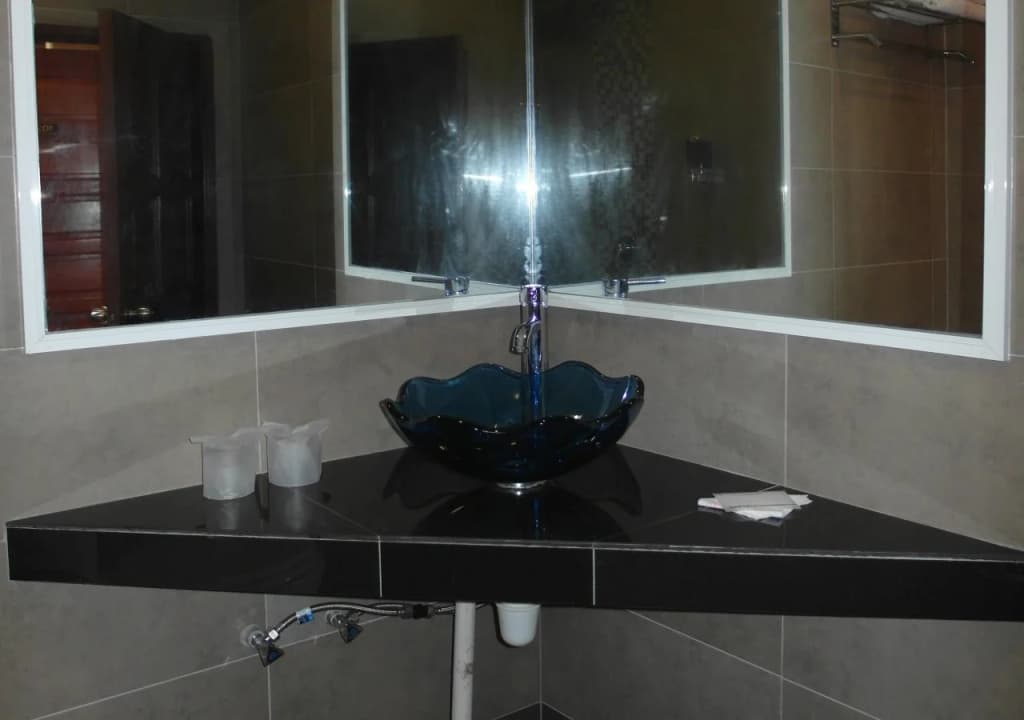 Tomato Hotel - photo 10