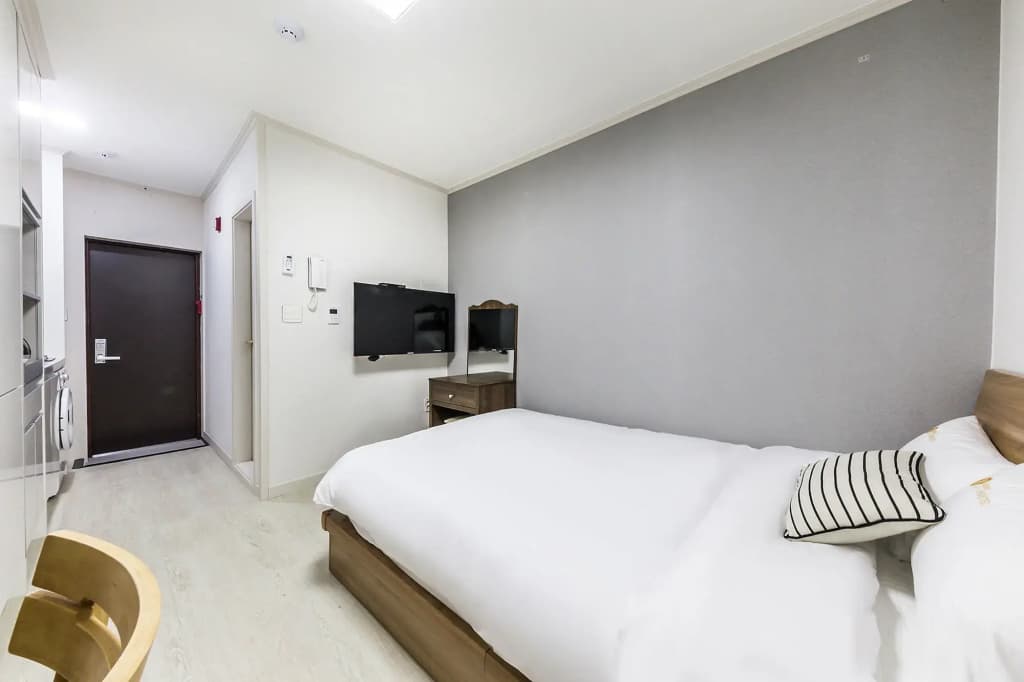 JS Hotel - photo 4